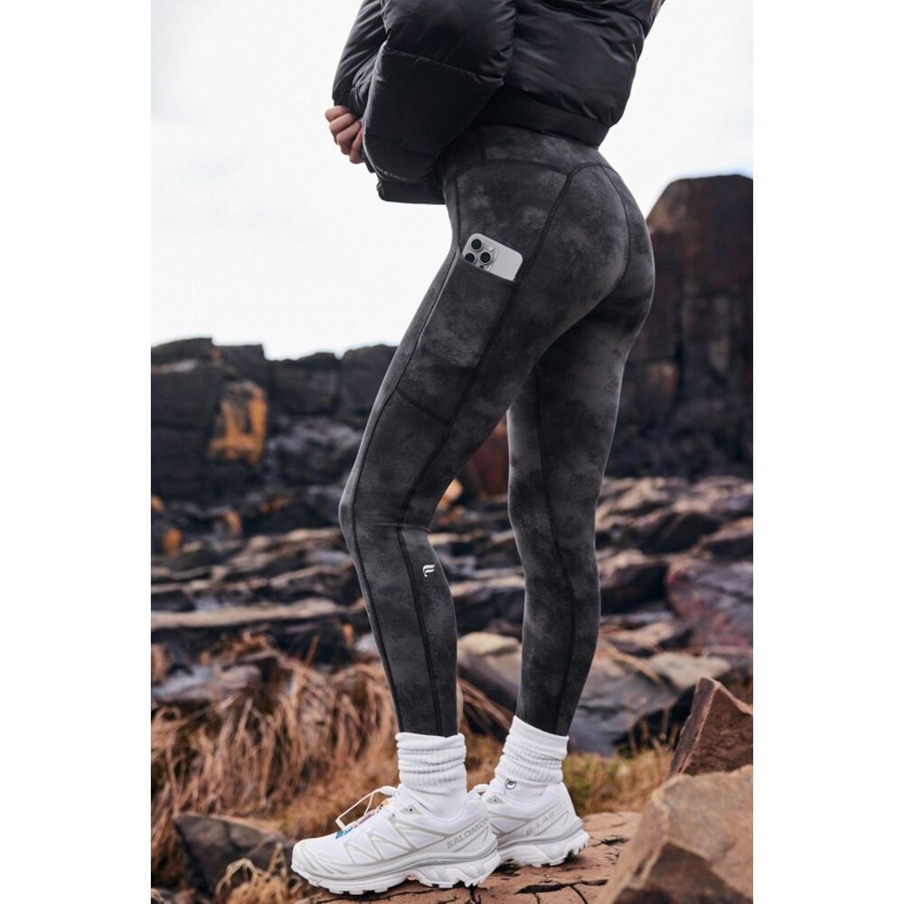 Fabletics onyx smudge cold weather leggings pockets small